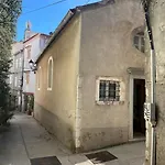Lovely In Old With Parking Apartament Cres